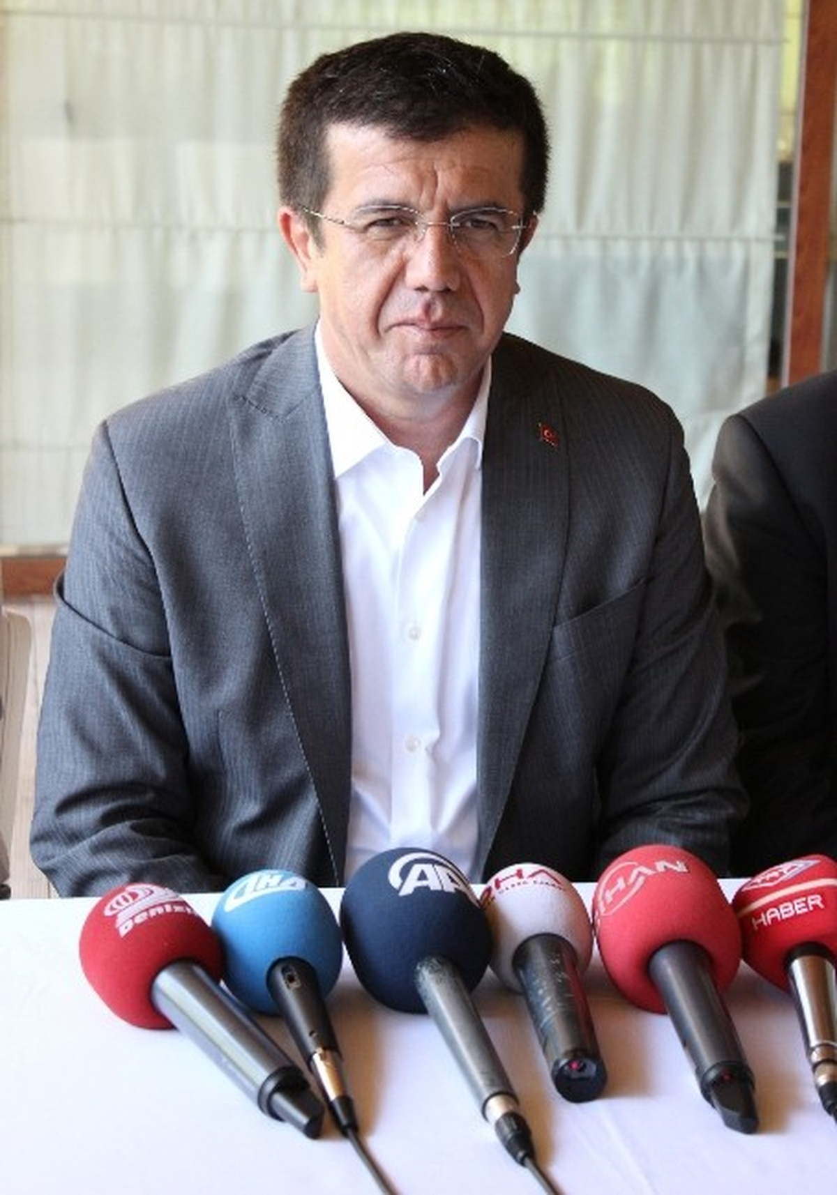 Ekonomi Bakanı Zeybekci\'den \'Cumhurbaşkanlığı Seçimi\' Değerlendirmesi