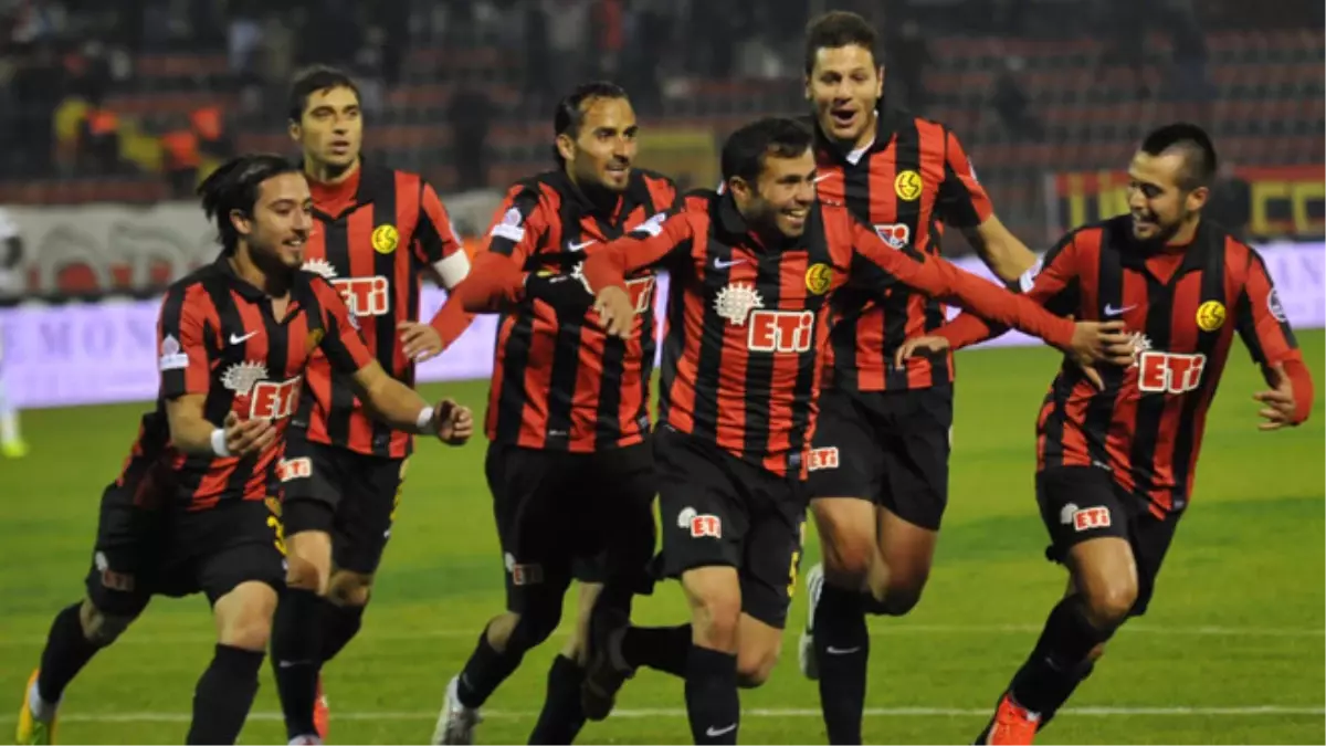 Eskişehirspor'un 49. Kuruluş Yıl Dönümü Kutlandı