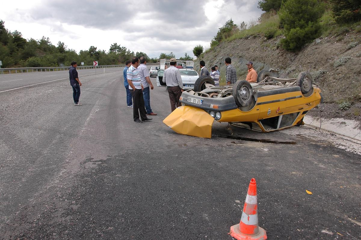 Hanönü\'nde Otomil Devrildi: 2 Yaralı