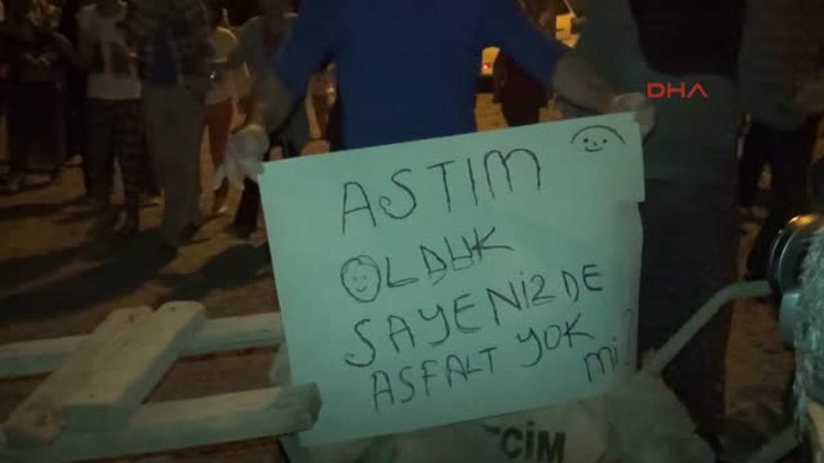 Mahalle Sakinleri Yol Kapatıp, Ateş Yakarak Protesto Eylemi Yaptı