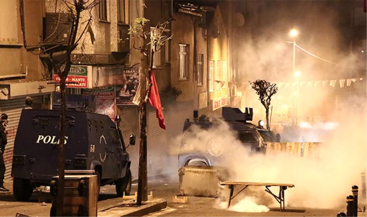 Okmeydanı\'nda Göstericilere Polis Müdahalesi