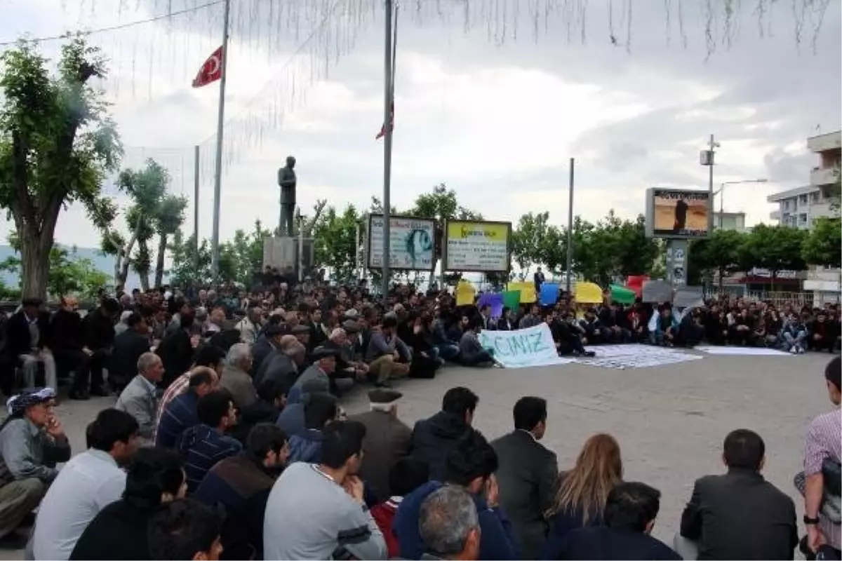 Şırnak'ta Maden İşçilerinden Oturma Eylemi