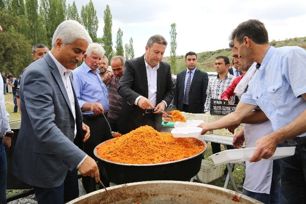 Sosunlular Ayran Şenliğinde Buluştu