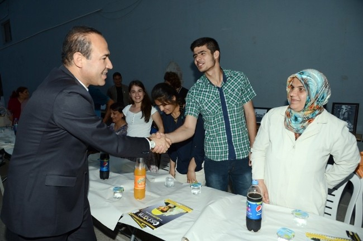 Sözlü Mezunlar Yemeğine Katıldı