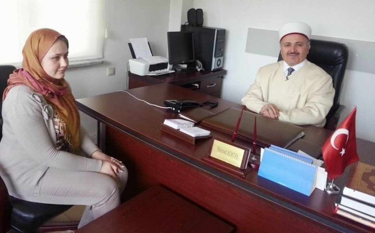 Tatil İçin Geldi, Müslüman Oldu