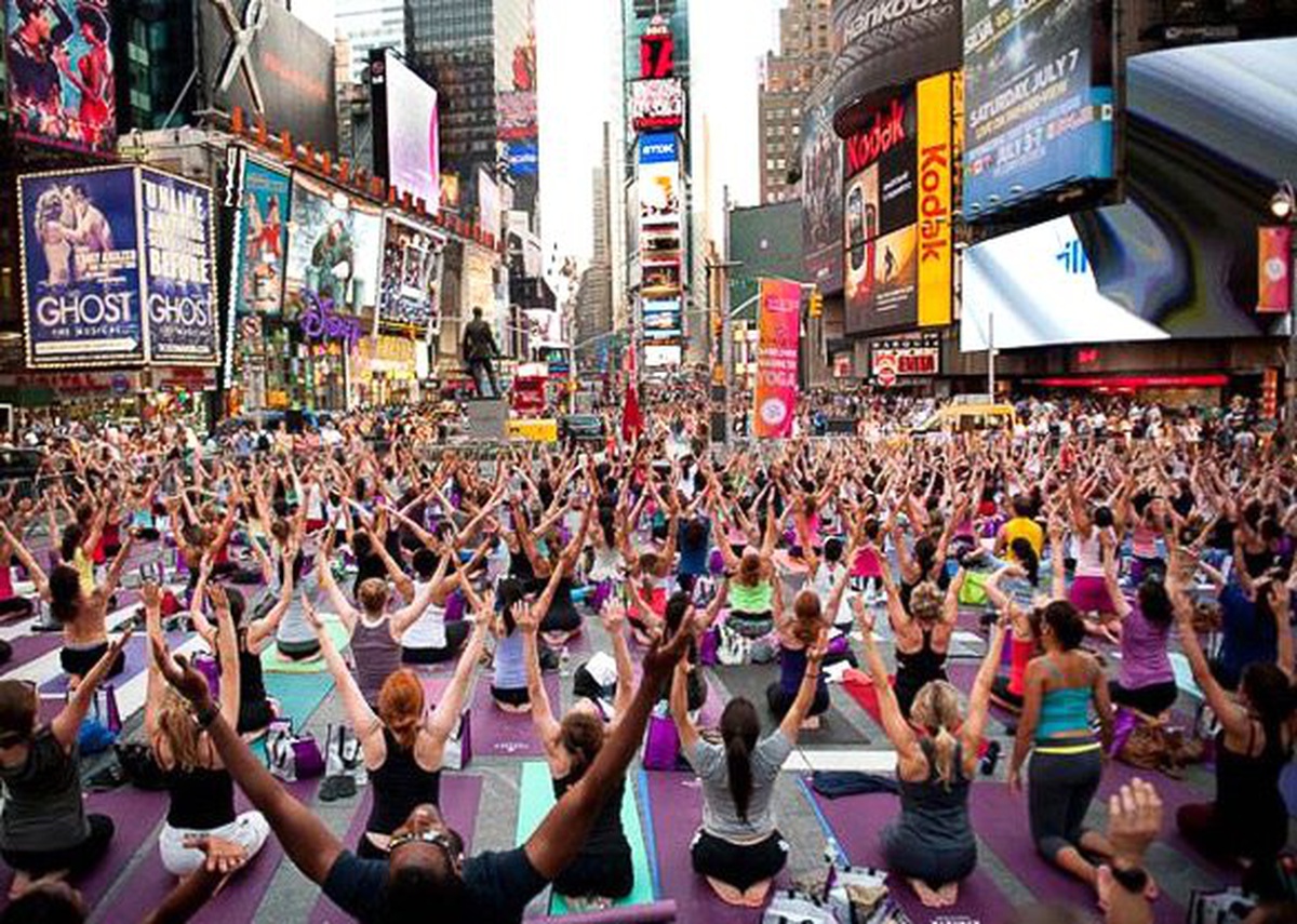 Times Meydanı\'nda Yoga Günleri