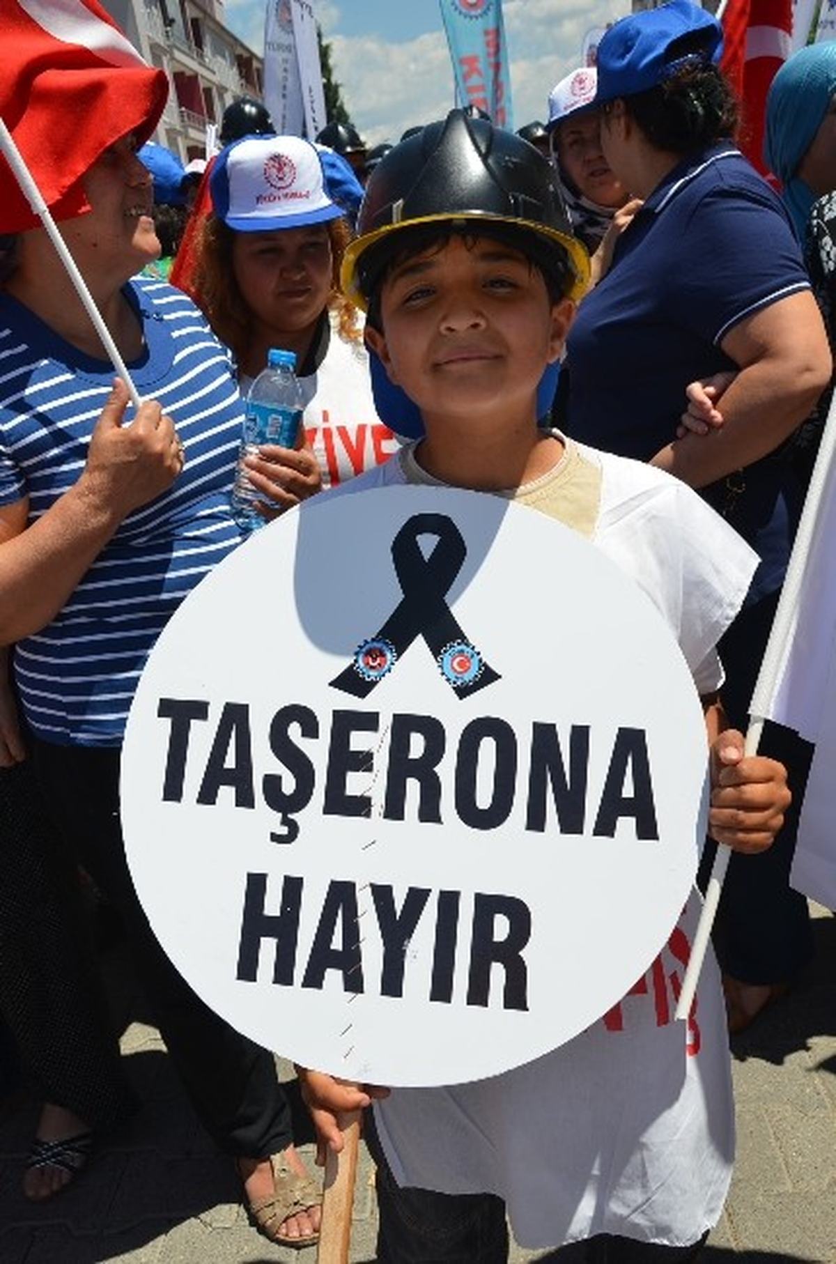 Türk-İş, Binlerce Kişiyle Miting Gerçekleştirdi