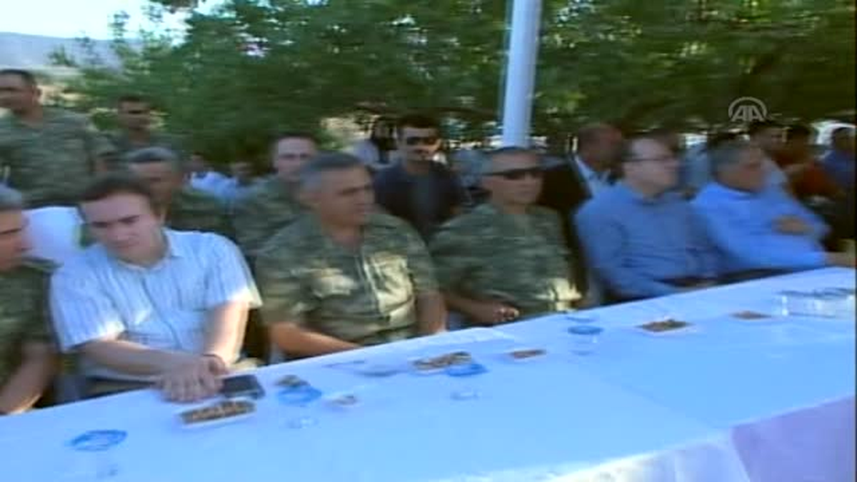 Vali Tutulmaz ve Korgeneral Barutçu düğüne katıldı -