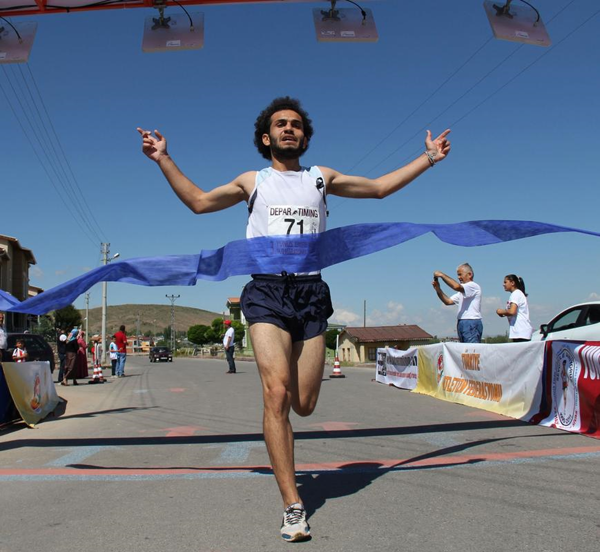 Yunus Emre Koç 3. Anma Yol Koşusu ve Yarı Maratonu
