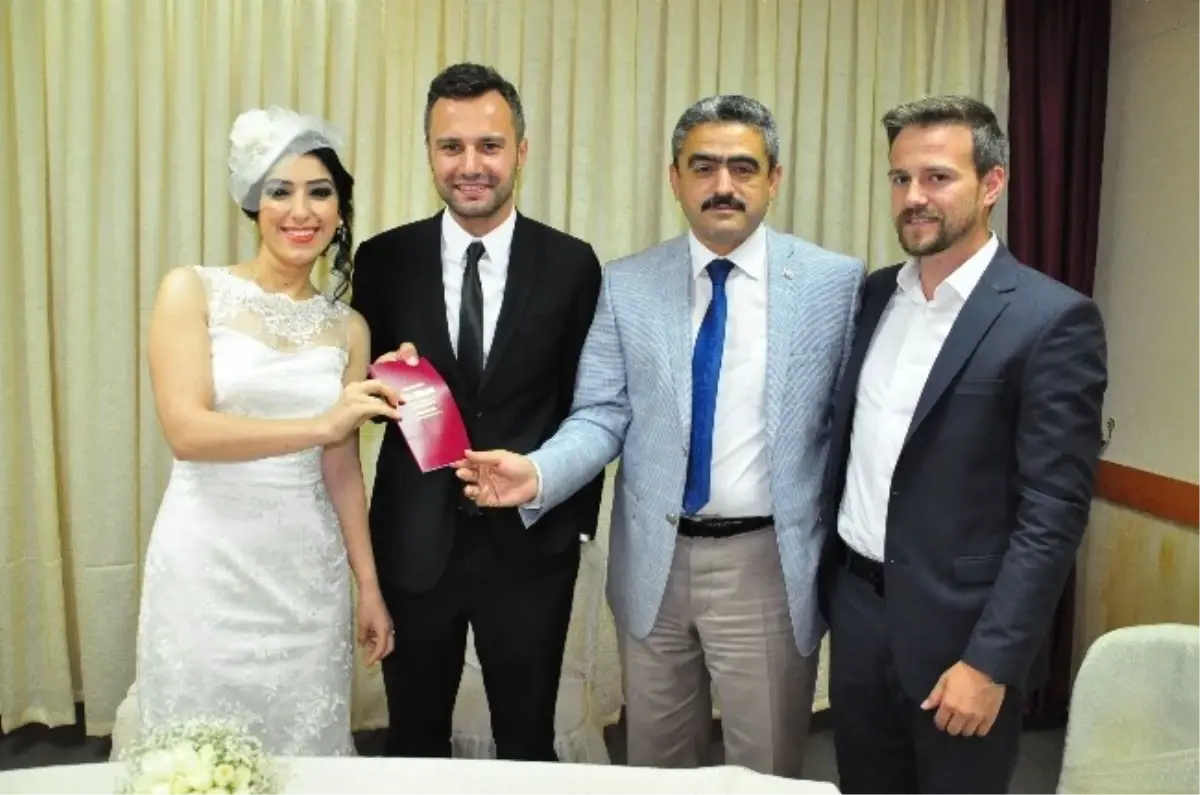 Alıcık, Öğrencisinin Nikah Şahitliğini Yaptı