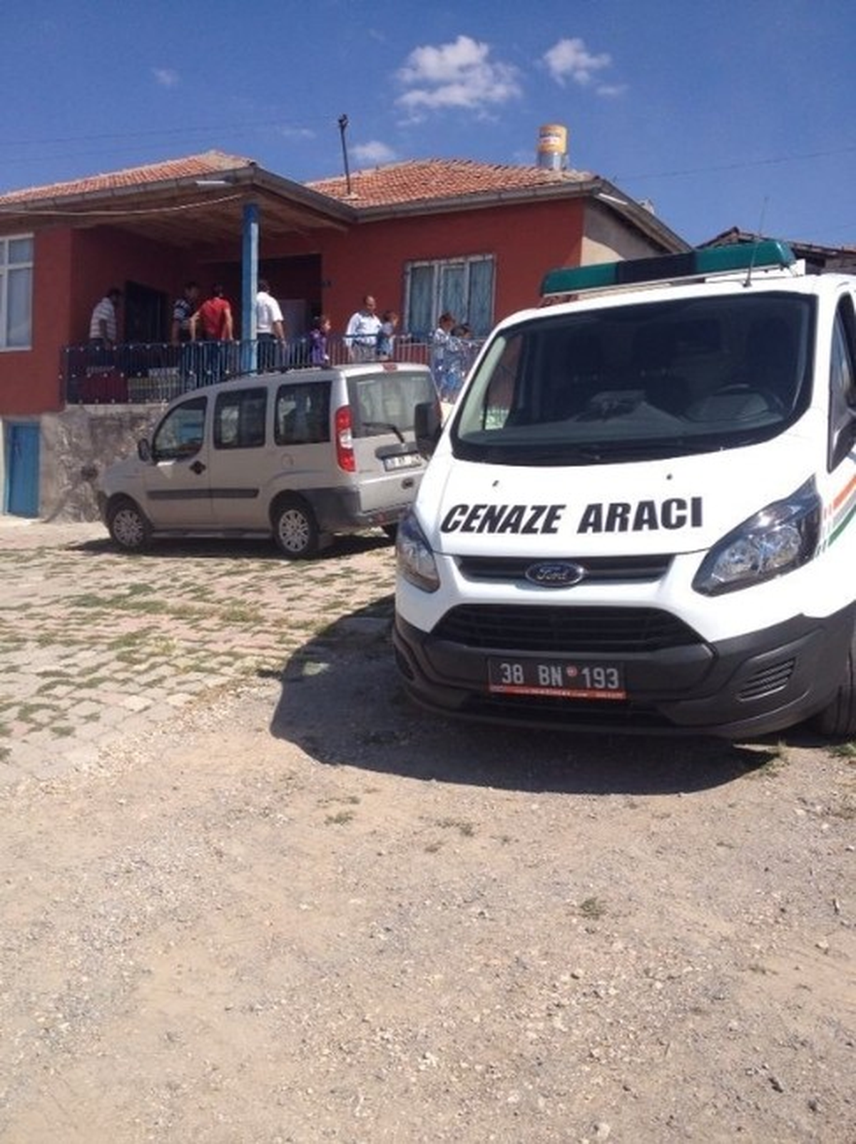 Annesine Bıraktığı Mektubun Ardından İntihar Etti