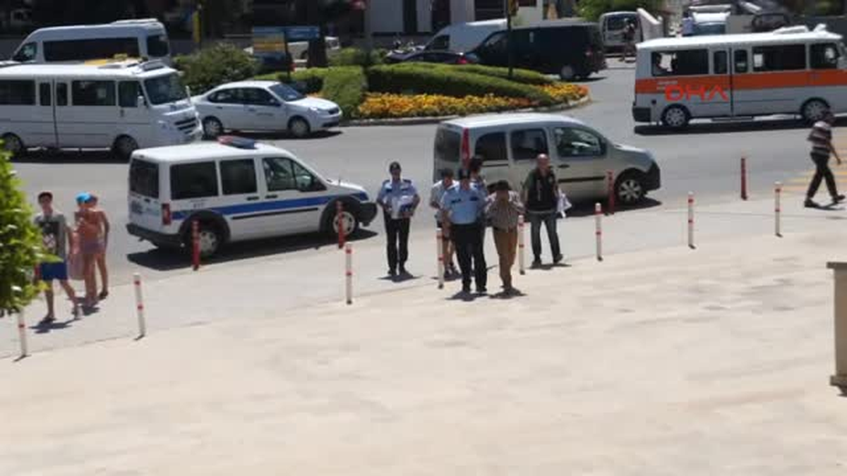 Atm Başında Hırsızlığa 2 Gözaltı