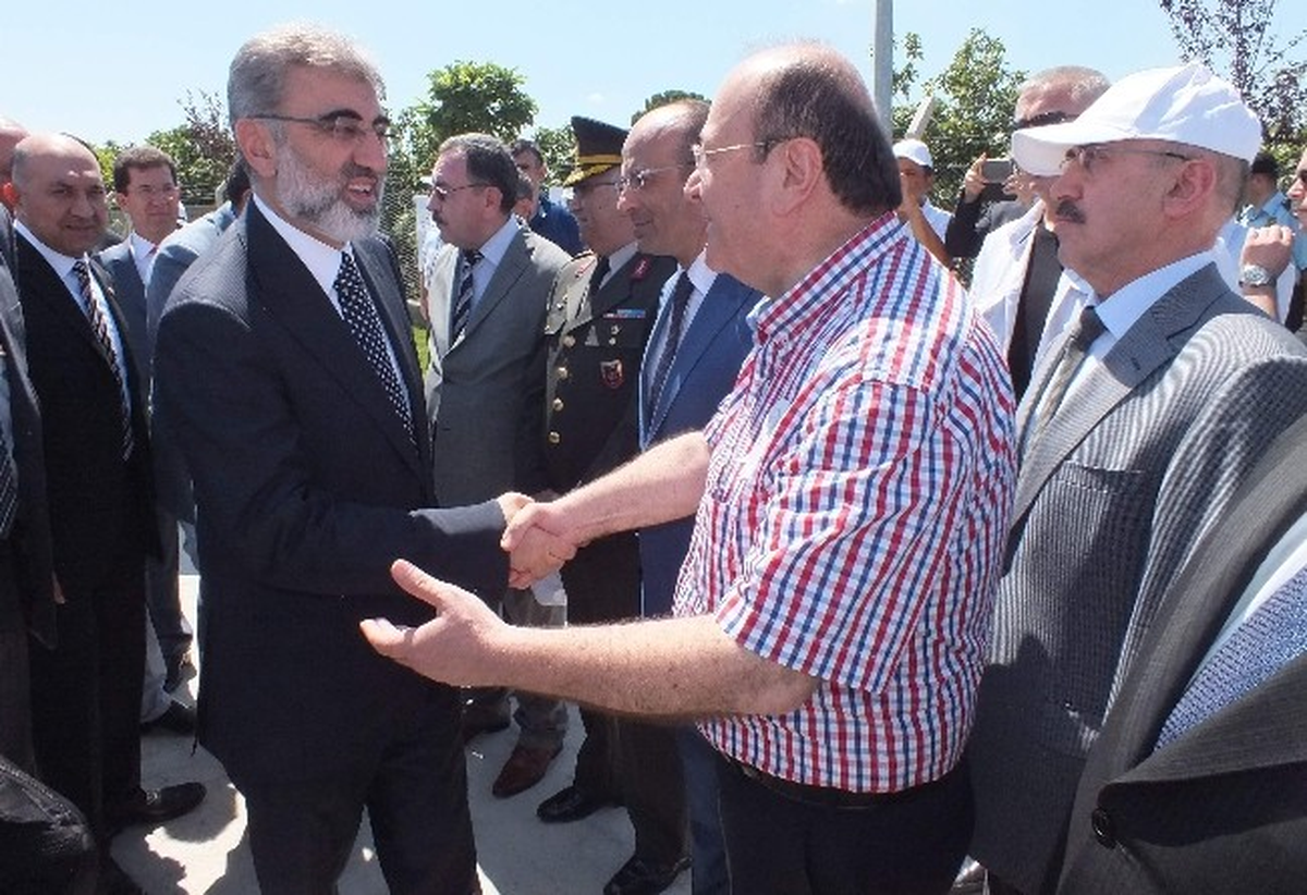 Başkan Özakcan\'ın, Bakan Yıldız\'la Samimi Sohbeti