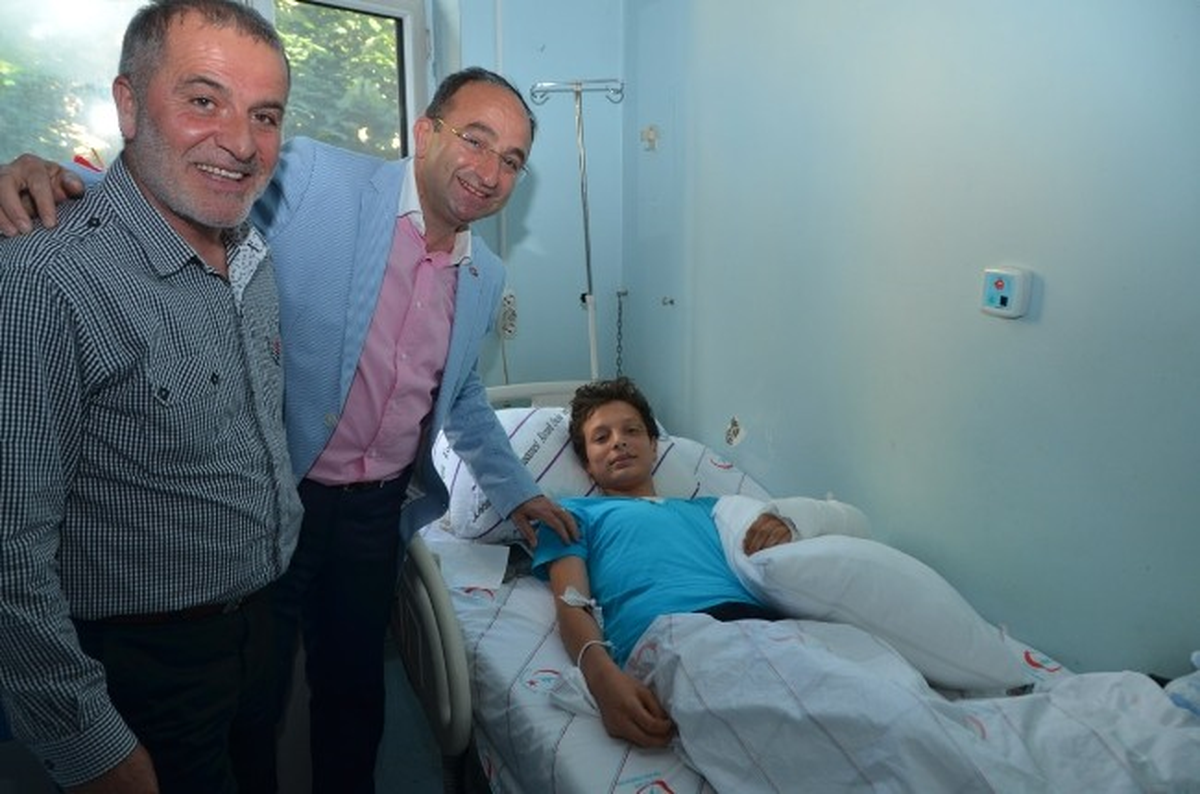 Başkan Üzülmez\'den Hasta Ziyareti