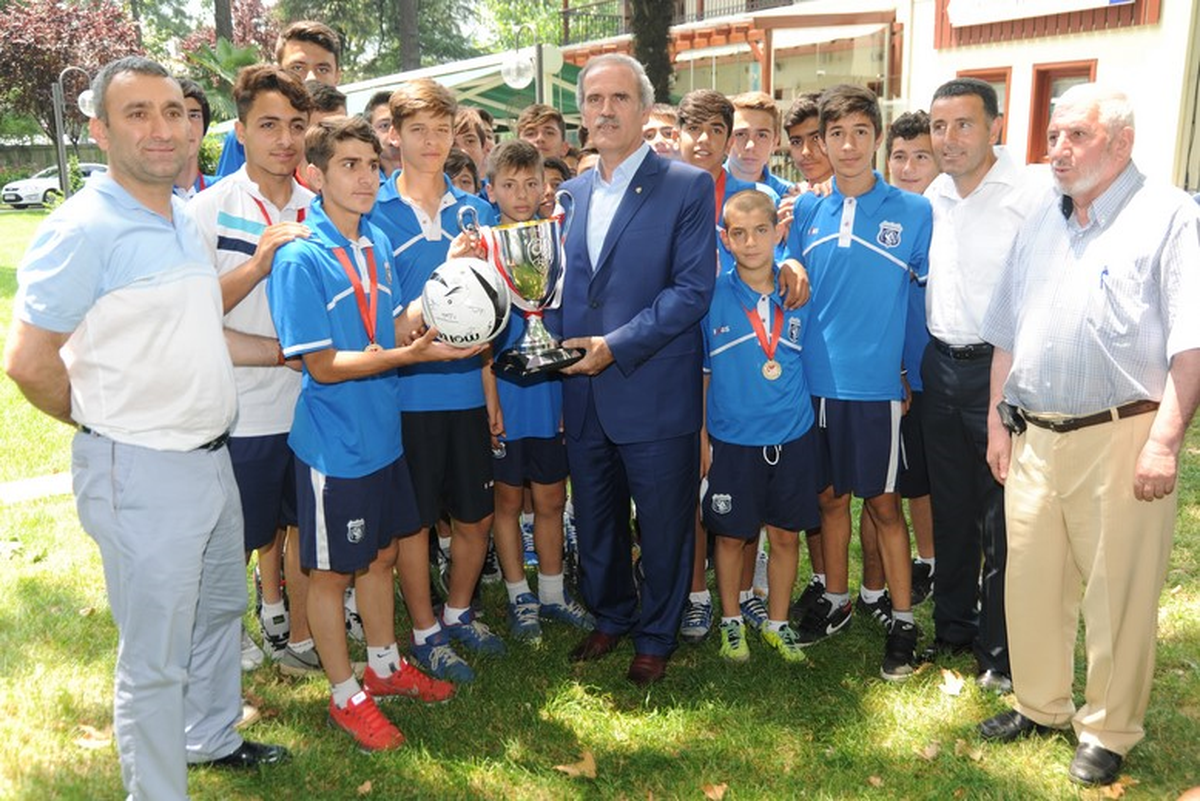 Destek Büyükşehir\'den Şampiyonluk Arabayatağı\'ndan