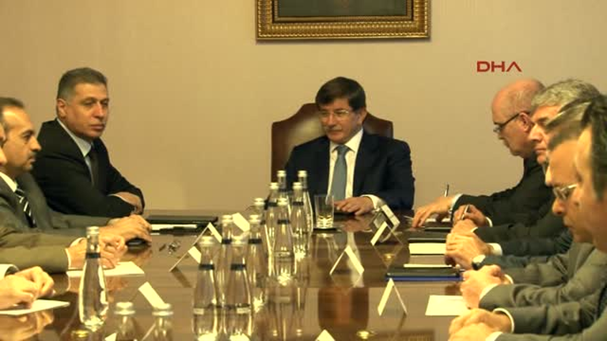 Dışişleri Bakanı Davutoğlu, Irak Türkmen Cephesi Başkanı Salihi ile Görüştü