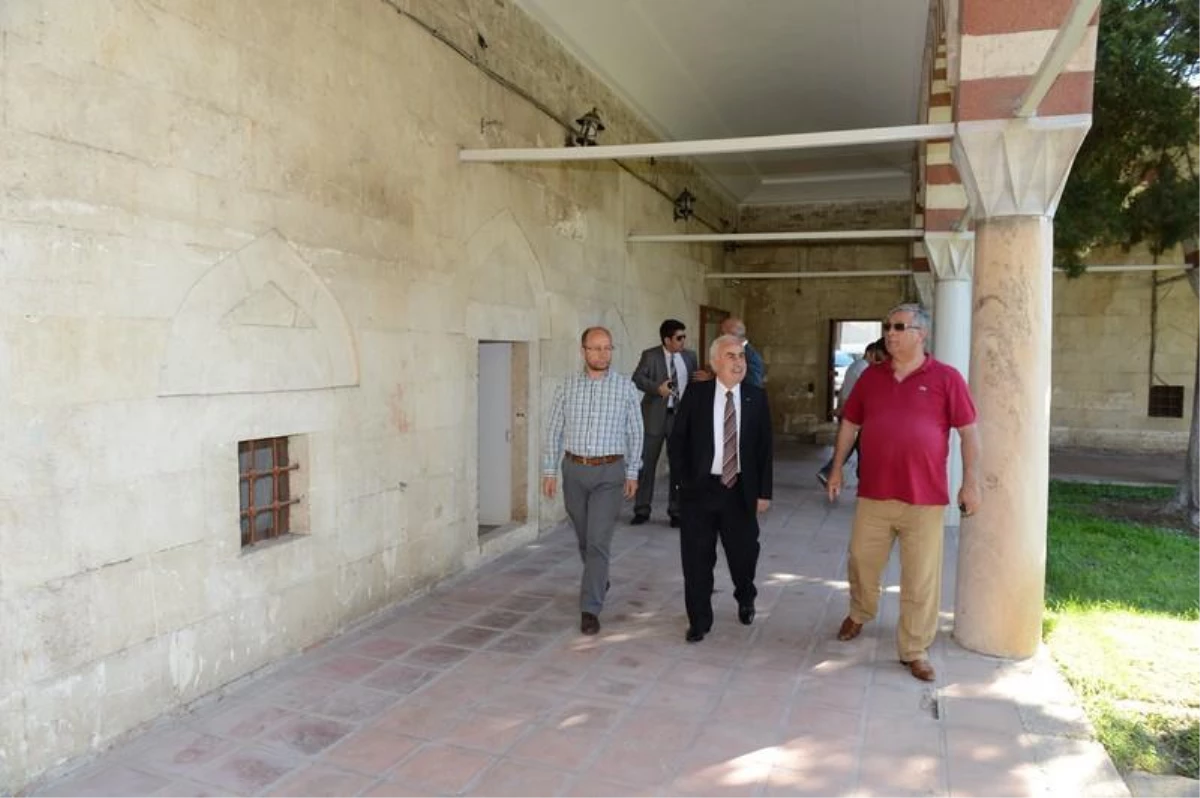 Edirne Valisi Şahin, Yeni Saray Kazı Evini Ziyaret Etti