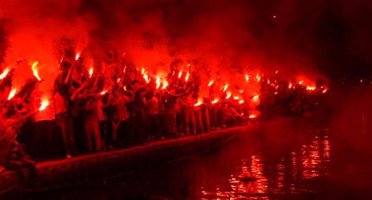 Eskişehirspor Kuruluşunu Taraftarıyla Kutladı