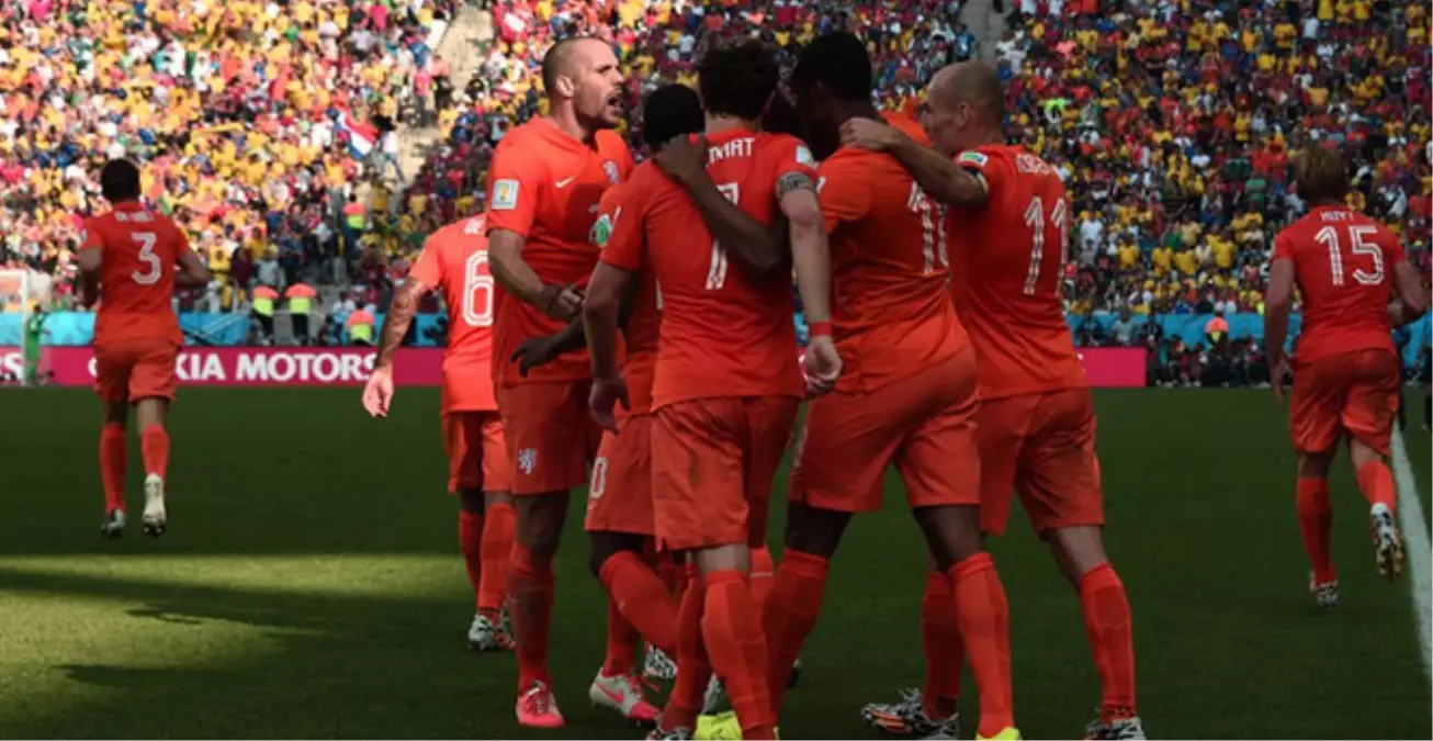 Hollanda, Şili'yi 2-0 Yendi