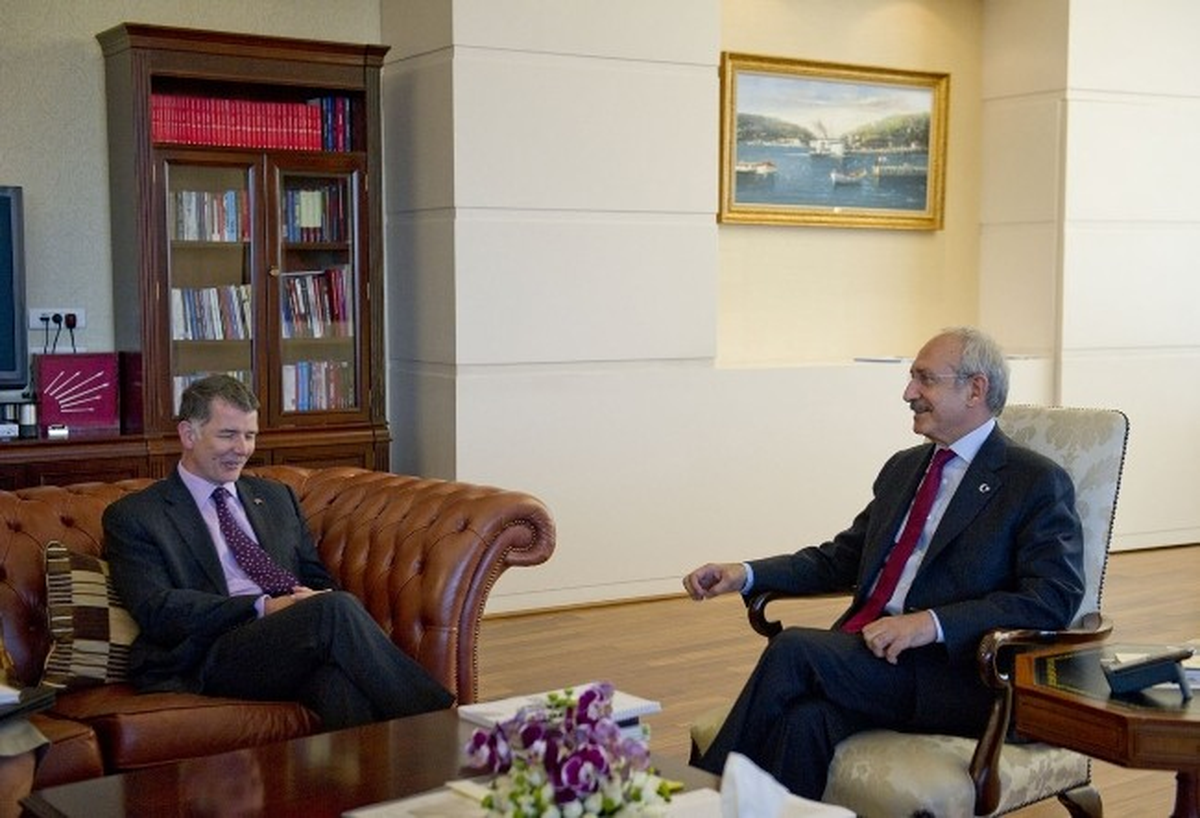 İngiltere Büyükelçisi Moore, Kılıçdaroğlu\'nu Ziyaret Etti