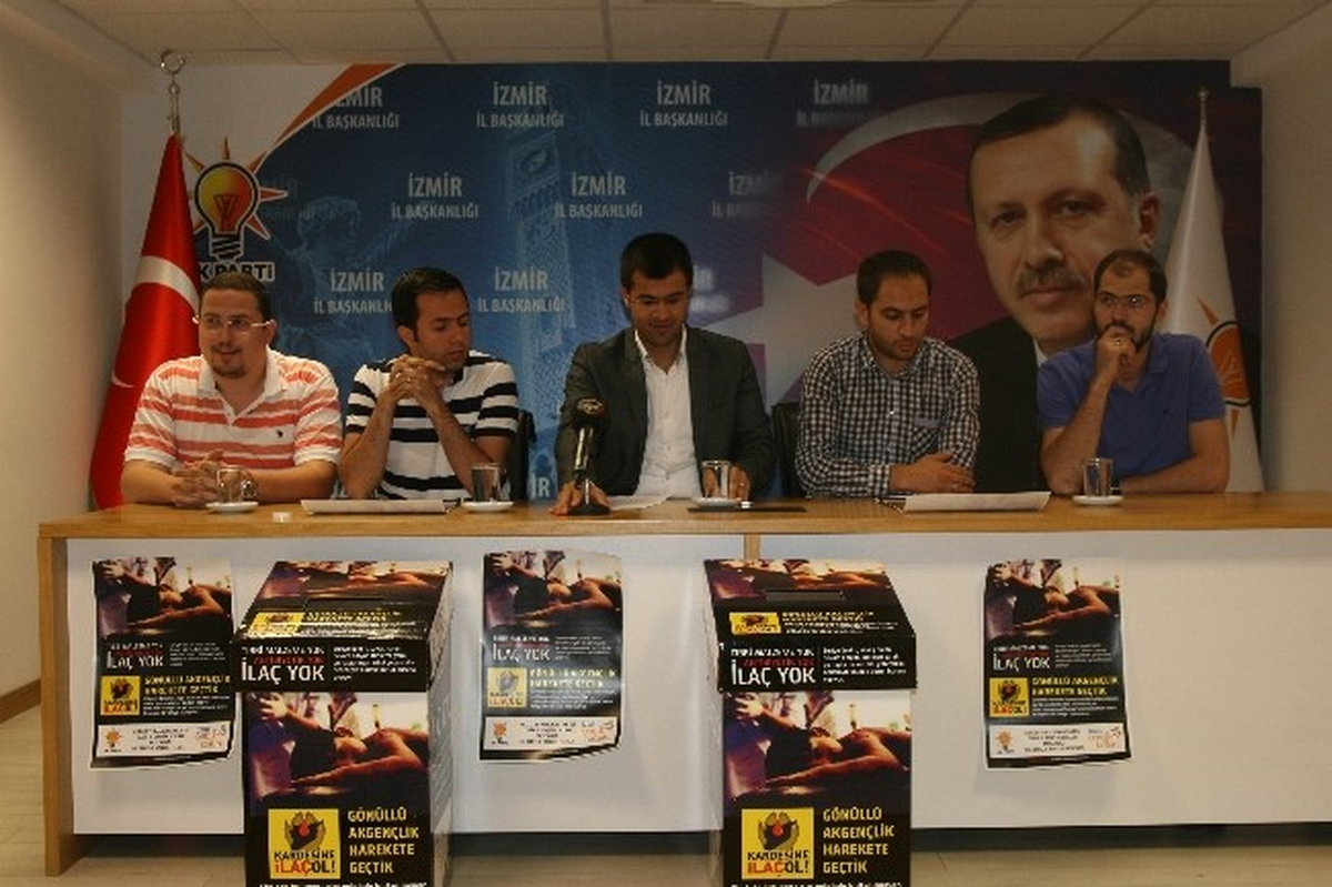 İzmir Ak Gençlik\'ten "Kardeşine İlaç Ol" Projesi