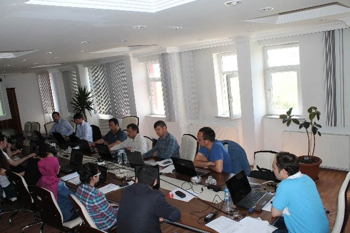 Kars Gıda, Tartım ve Hayvancılık Müdürlüğü\'nde Teknik Personele Coğrafi Bilgi Eğitimi Verildi