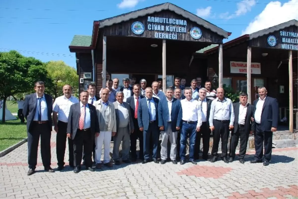 Kılıç İlk Ziyaretini Armutlucumalılar Derneği'ne Yaptı