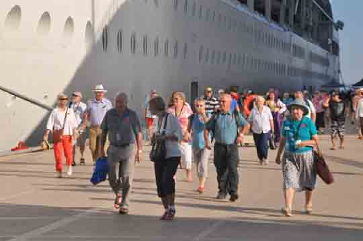 Kuşadası\'na Turist Akını