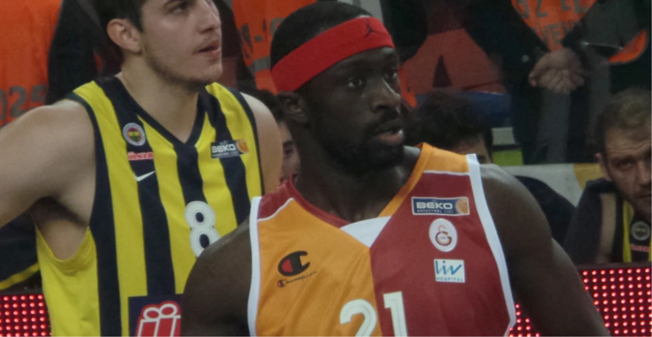 Mensah-Bonsu, Olympiakos ile Anlaştı