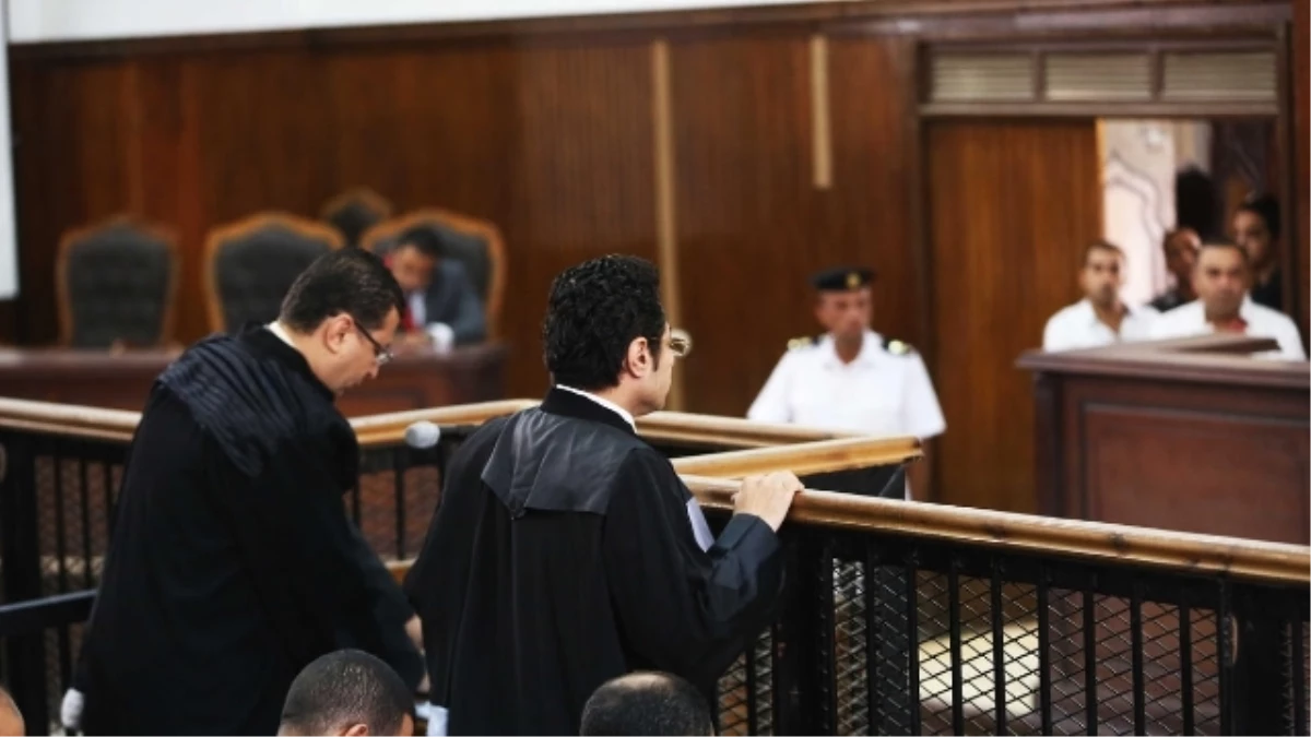 Mısır\'da Gazetecilerin Yargılanması