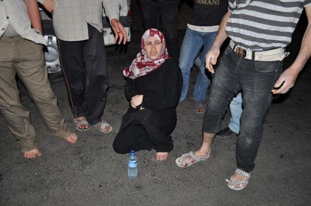Motosikletin Çarptığı Suriyeli ile Hamile Eşi Yaralandı