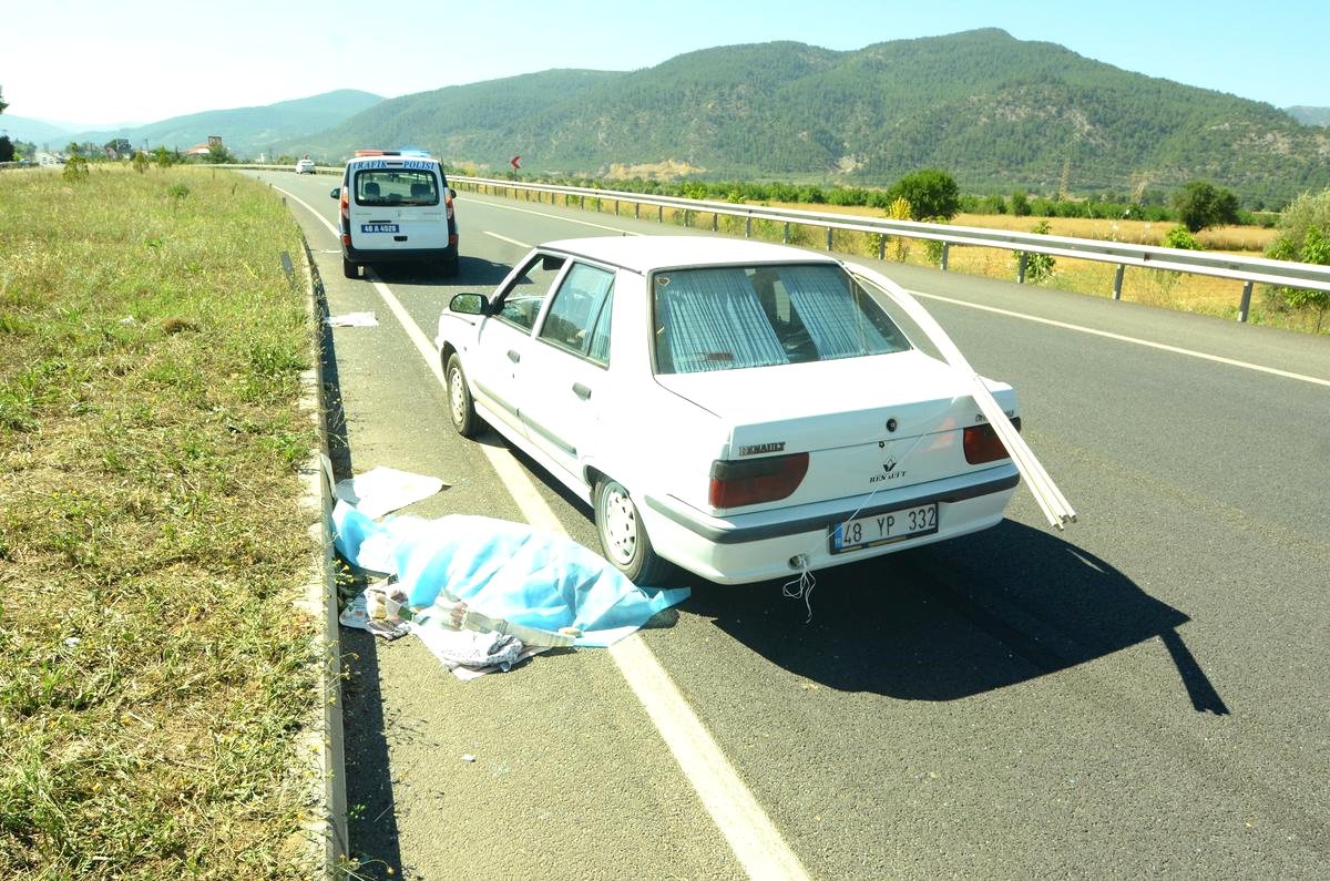 Muğla\'da Otomobilin Çarptığı Yaya Öldü