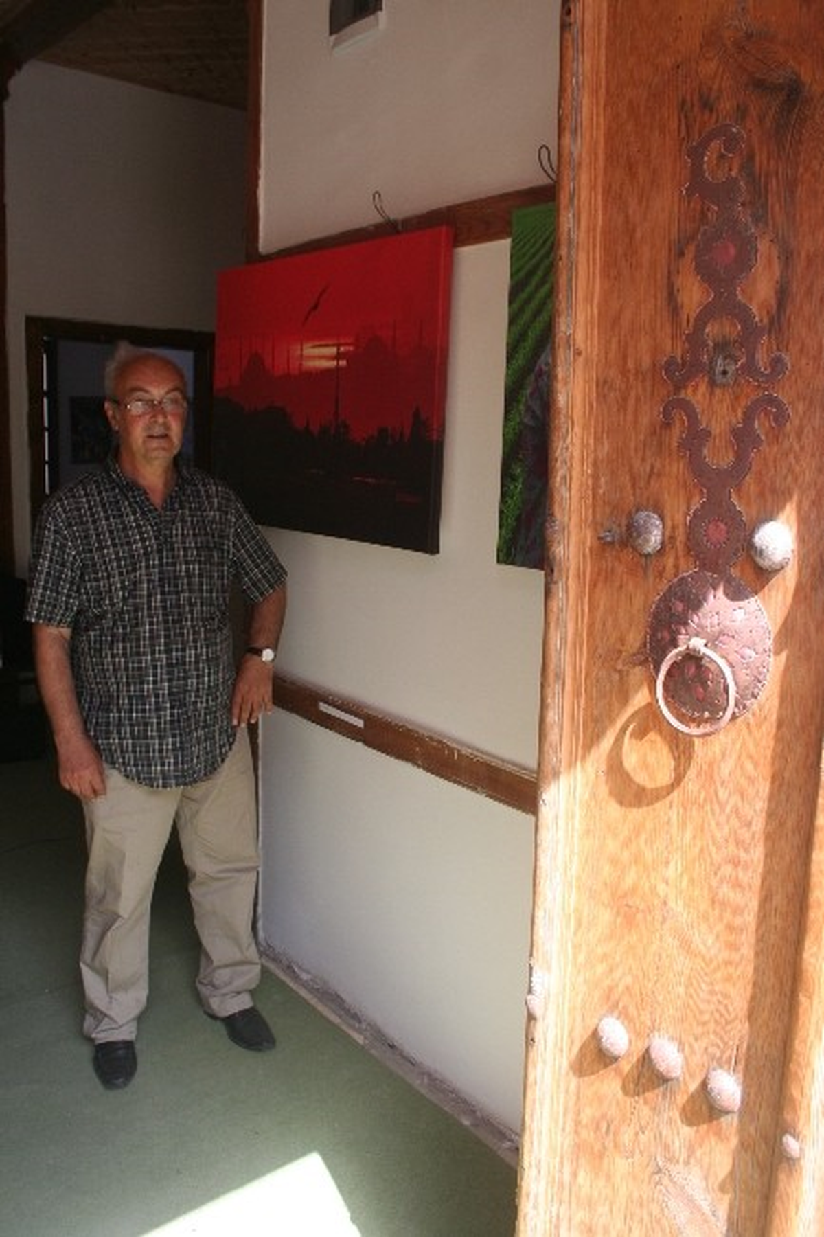 Özgünaydın\'dan Memleketinde Fotoğraf Sergisi