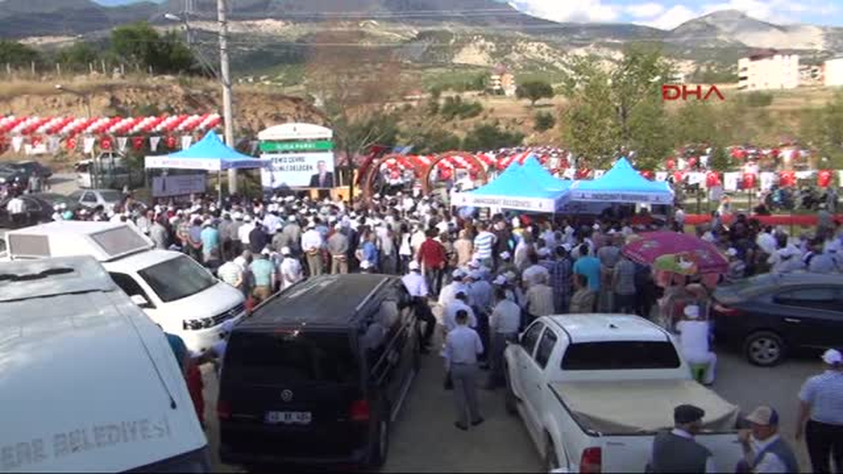 Park Açılışında Oyuncak ve Namazlık İzdihamı