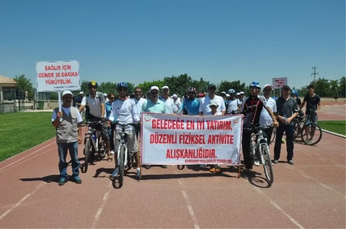 Sağlıklı Yaşam İçin Bisiklete Binme Etkinliği Düzenlendi