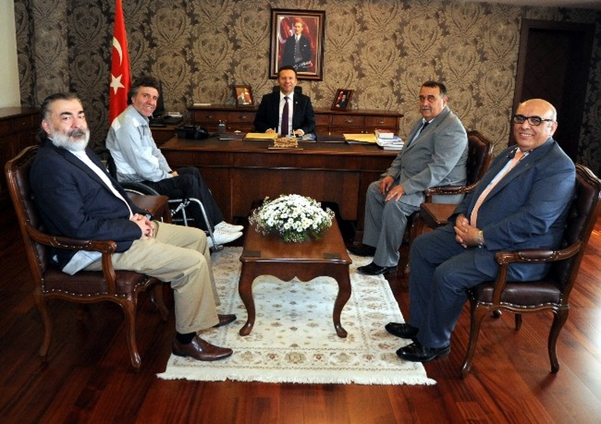 Samsunspor\'dan Vali Aksoy\'a Ziyaret