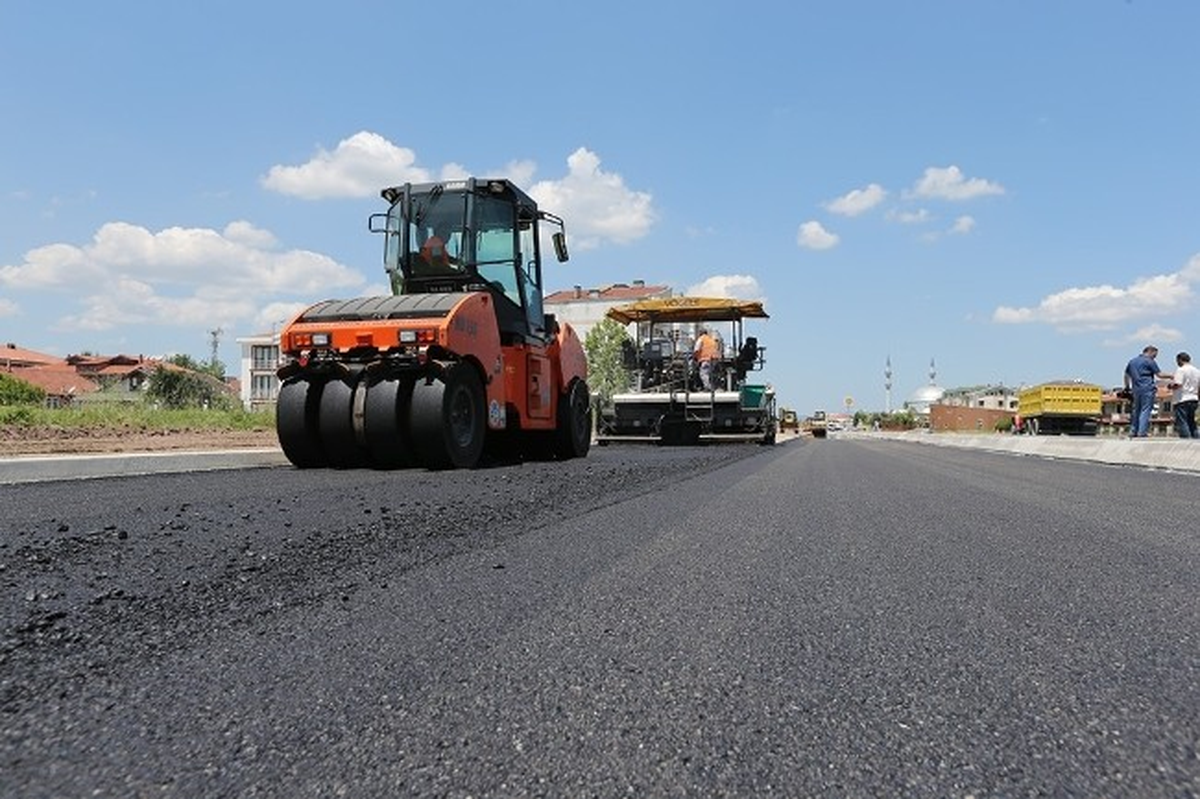 Serdivan\'daki Yol Düzenleme ve Kavşak Çalışmaları Tamamlanıyor