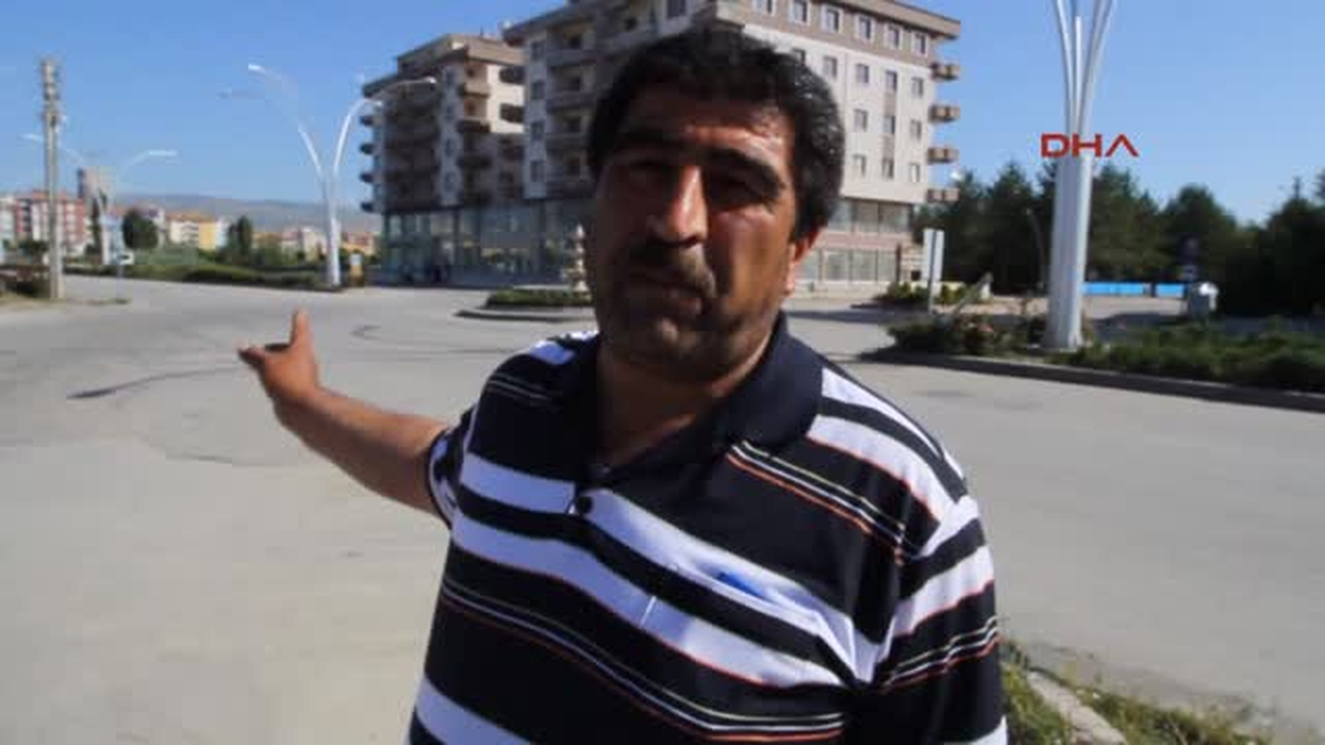Servis Minibüsü ile Otomobil Çarpıştı: 3 Yaralı