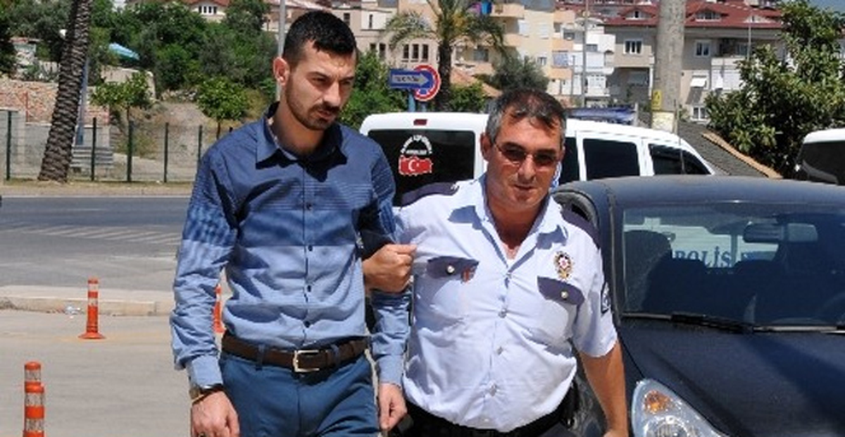 Sigara Fiyatını Çok Bulup, Pompalıyla Ateş Etti