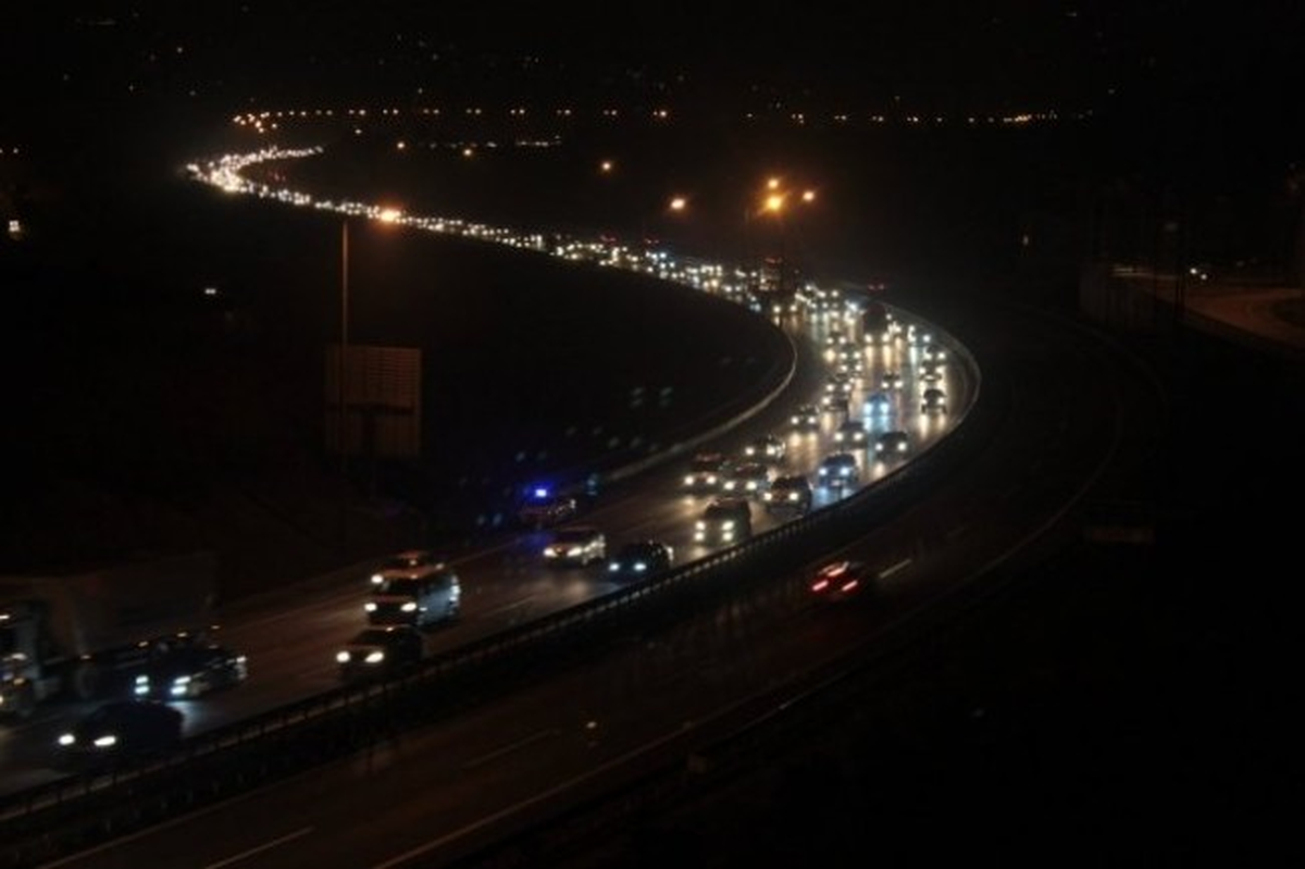 Tem Otoyolu Yine Trafiğe Kapanıyor