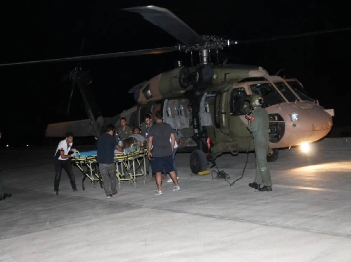 Tsk, 3 Yaralıyı Helikopterle Hastaneye Nakletti