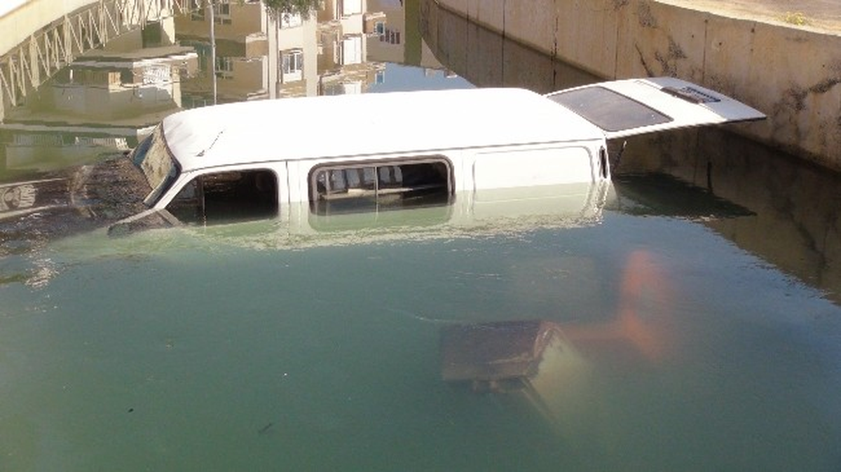 Manavgat\'ta Vitesi Boşalan İnşaat Aracı Kanala Uçtu