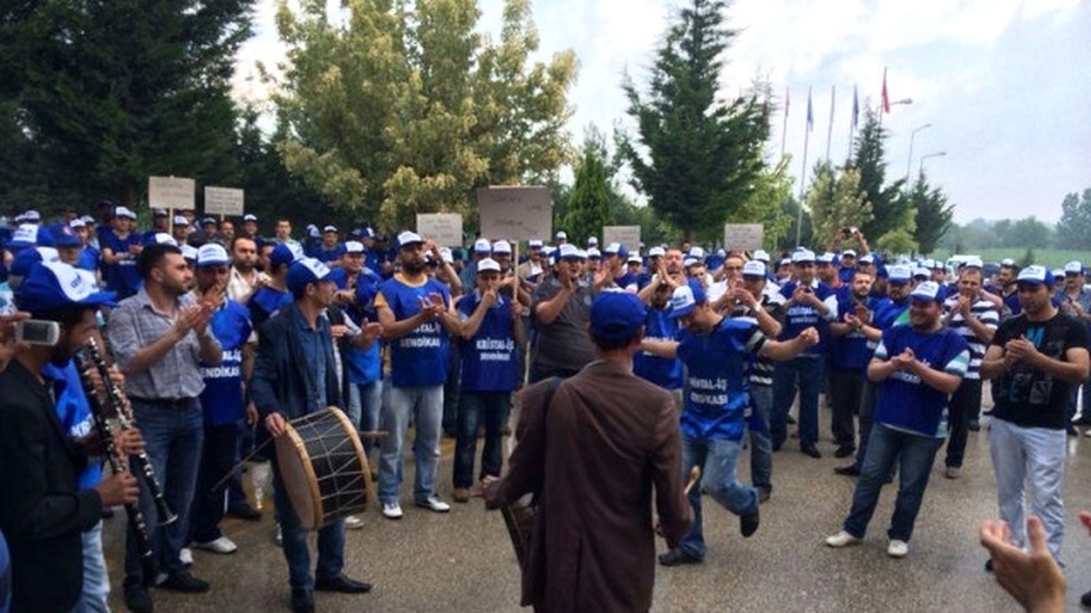Yenişehir\'de Şişecam İşçilerinin Grevi Sürüyor