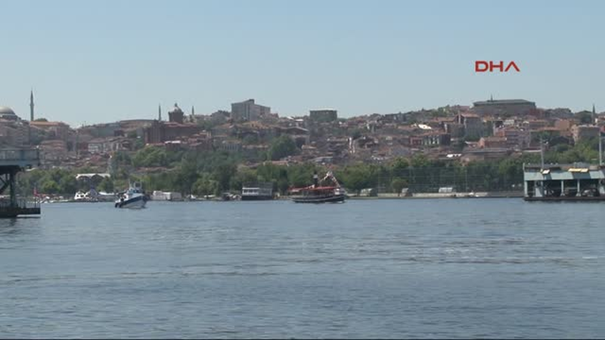 141 Yıllık Buharlı Gemi Haliç'te