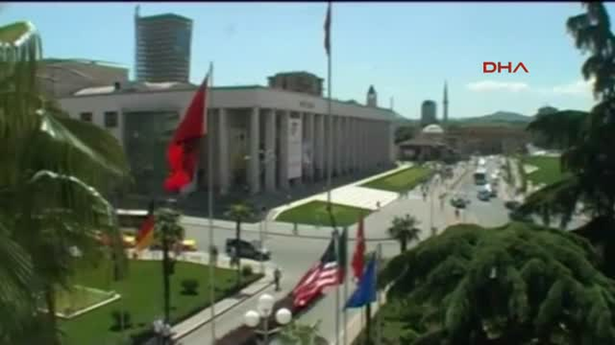 Arnavutluk\'a, AB Aday Ülke Statüsü Verildi