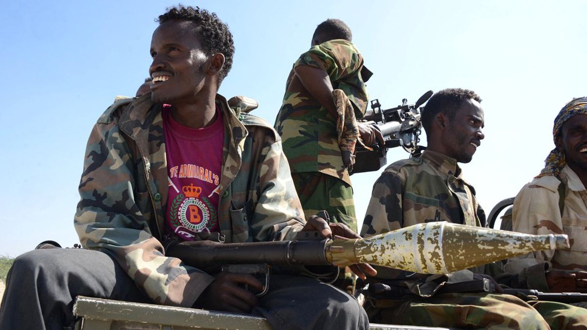 Kenya\'da Silahlı Saldırganlar, Köy Halkına Ateş Açtı