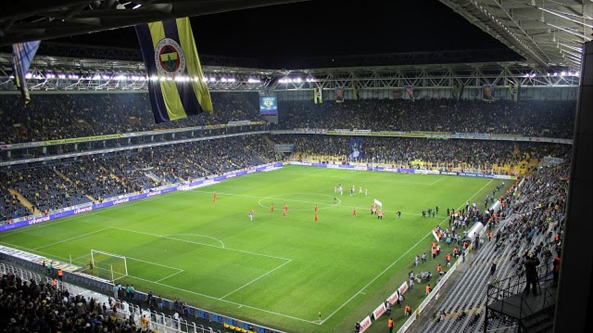 Avukat Remzi Kazmaz: Fenerbahçe Avrupa\'ya Gideceğini Düşünüyorsa Bence Aldanıyor