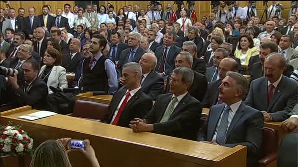 Bahçeli: \'\'Grubumuz değerli üyesine kavuşmuştur\'\' -