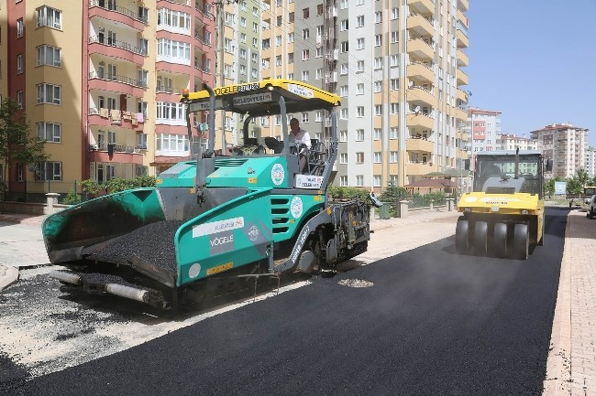 Bahçelievler\'de Asfalt Çalışması