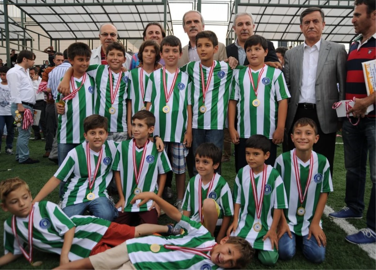 Başkan Altepe, Minik Futbolculara Ödül
